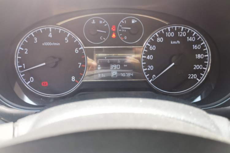 Used Nissan Tiida 2011 1.6L CVT Smart Version Odometer Close Up