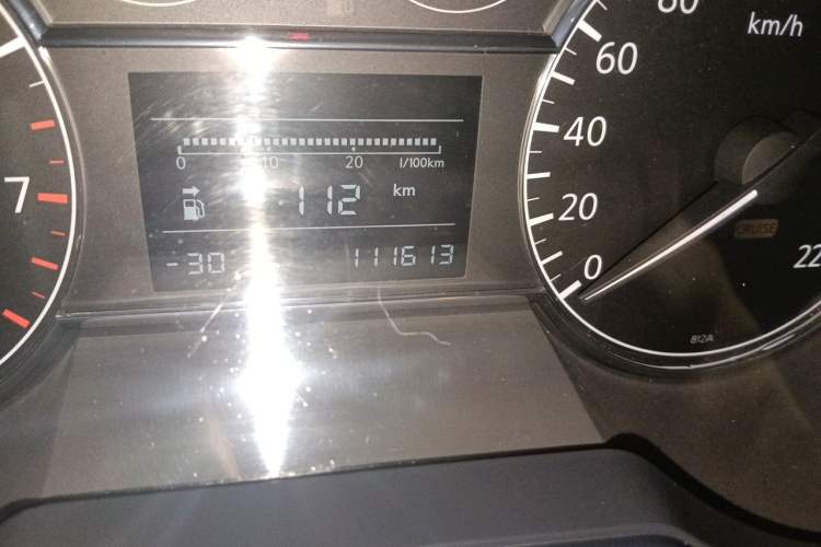 Used Nissan Tiida 2011 1.6L Manual Smart Version Odometer Close Up