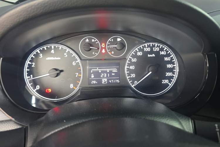 Used Nissan Tiida 2011 1.6L CVT Smart Version Odometer Close Up
