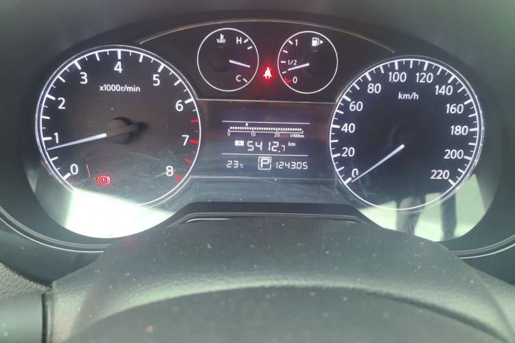 Used Nissan Tiida 2011 1.6L CVT Comfort Model Odometer Close Up