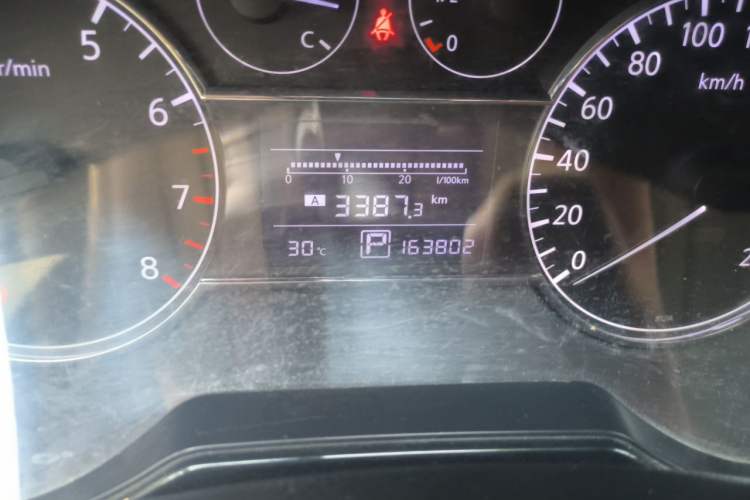 Used Nissan Tiida 2011 1.6L CVT Comfort Model Odometer Close Up