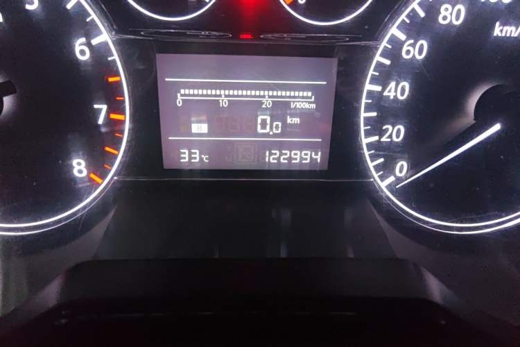 Used Nissan Tiida 2011 1.6L Manual Smart Version Odometer Close Up