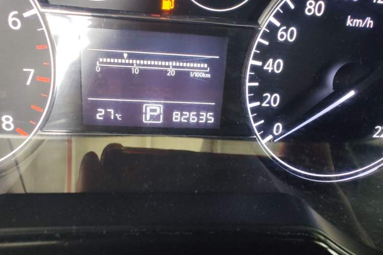 Used Nissan Tiida 2011 1.6L CVT Comfort Model Odometer Close Up
