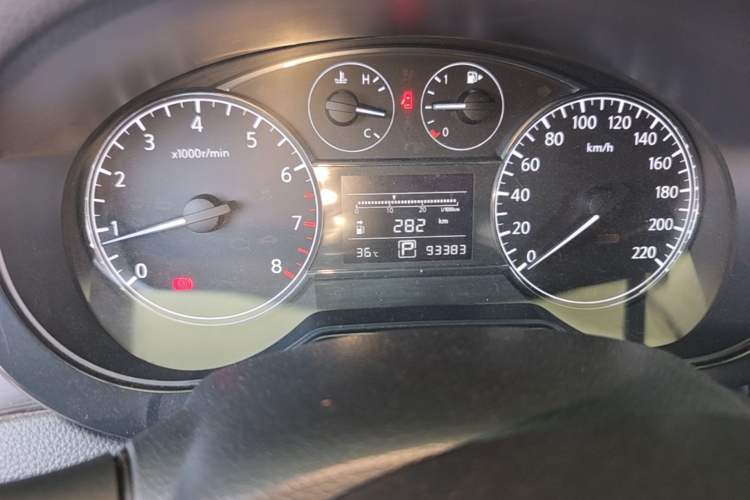 Used Nissan Tiida 2011 1.6L CVT Smart Version Odometer Close Up
