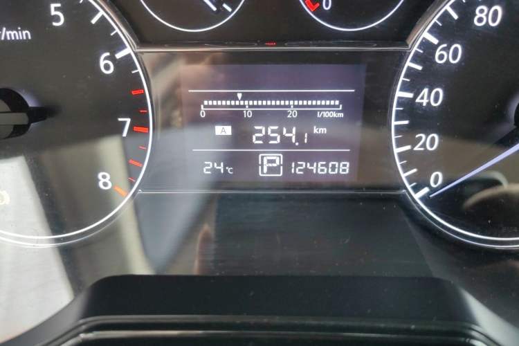 Used Nissan Tiida 2011 1.6L CVT Smart Version Odometer Close Up