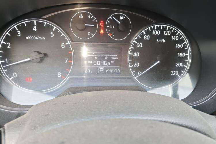 Used Nissan Tiida 2011 1.6L CVT Luxury Edition Odometer Close Up
