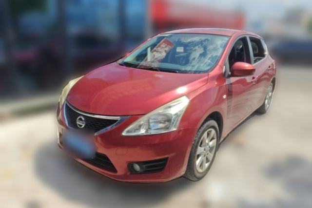 Ojetý Nissan Tiida 2011 1.6L CVT Smart Version