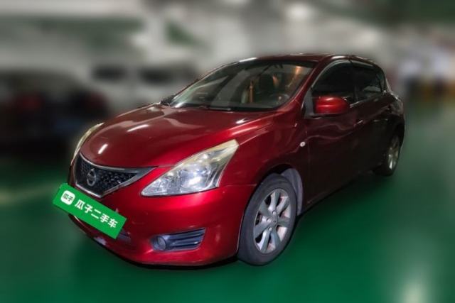 Ojetý Nissan Tiida 2011 1.6L CVT Smart Version