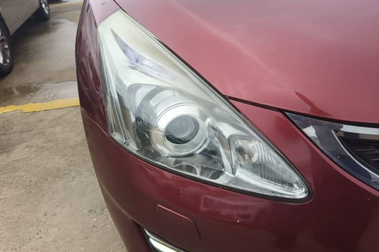 Used Nissan Tiida 2011 1.6T M-CVT Cool Edition Right Front Headlight