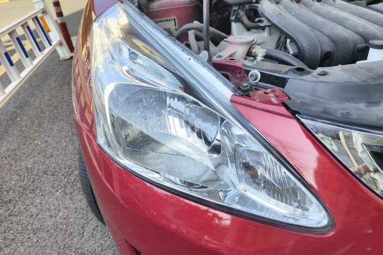 Used Nissan Tiida 2011 1.6L CVT Comfort Model Right Front Headlight