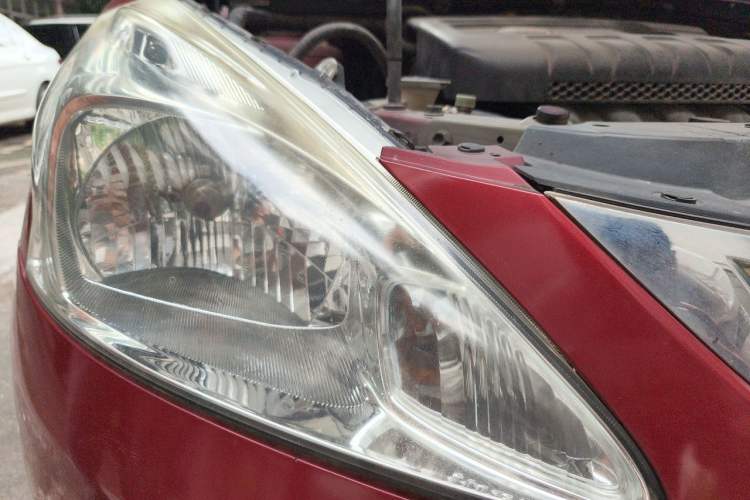 Used Nissan Tiida 2011 1.6L CVT Smart Version Right Front Headlight