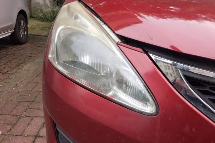 Used Nissan Tiida 2011 1.6L CVT Comfort Model Right Front Headlight