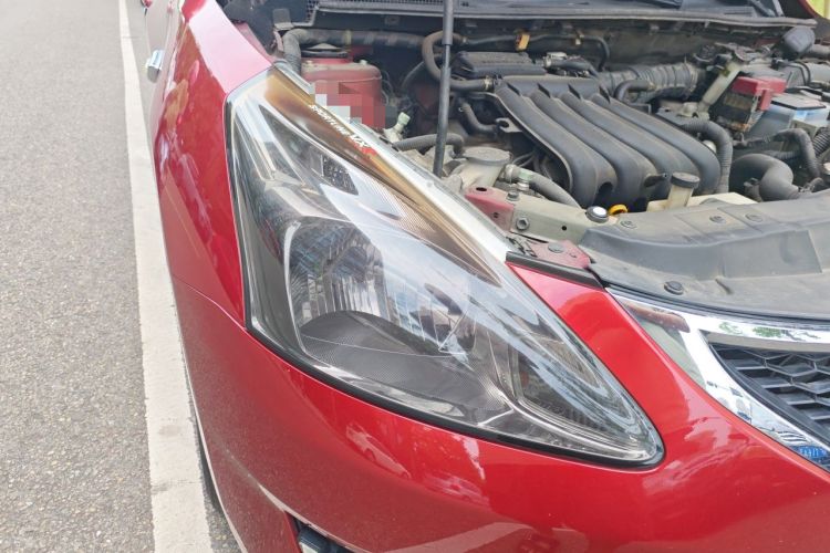 Used Nissan Tiida 2011 1.6L CVT Comfort Model Right Front Headlight