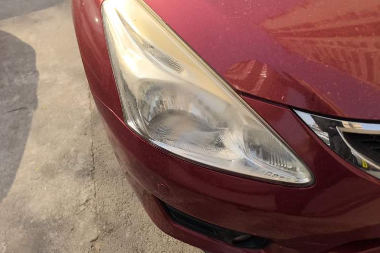 Used Nissan Tiida 2011 1.6L CVT Smart Version Right Front Headlight