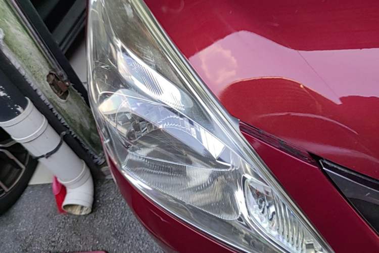 Used Nissan Tiida 2011 1.6L CVT Smart Version Right Front Headlight