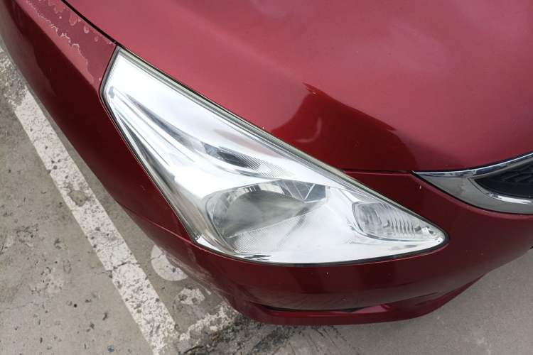 Used Nissan Tiida 2011 1.6L Manual Smart Version Right Front Headlight