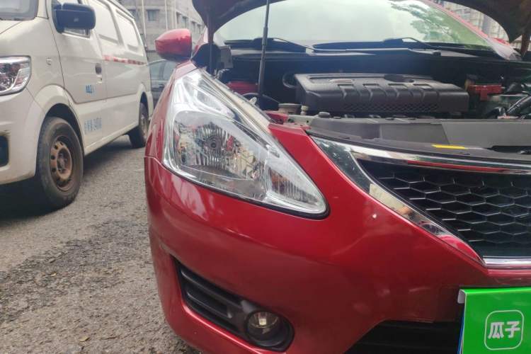 Used Nissan Tiida 2011 1.6L CVT Smart Version Right Front Headlight