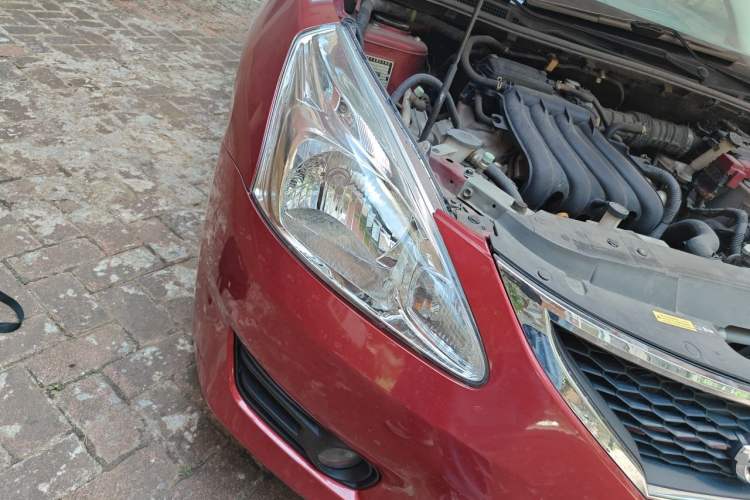 Used Nissan Tiida 2011 1.6L CVT Comfort Model Right Front Headlight