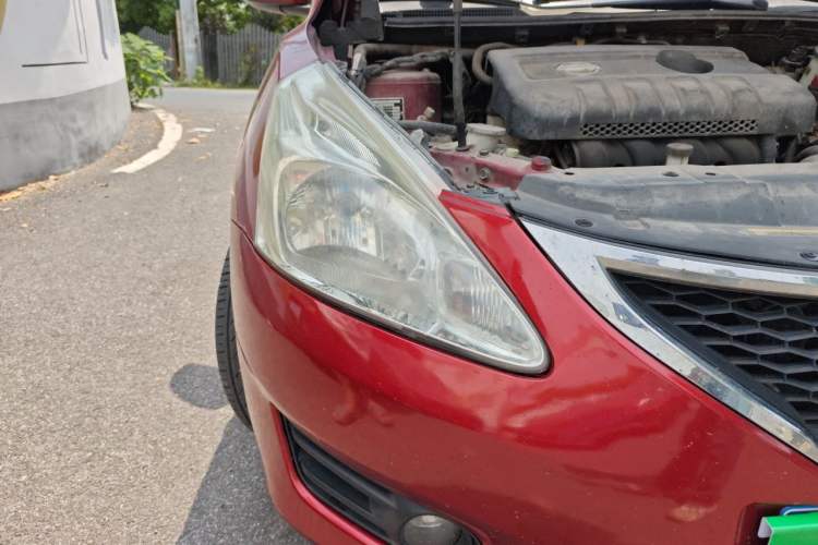 Used Nissan Tiida 2011 1.6L CVT Smart Version Right Front Headlight