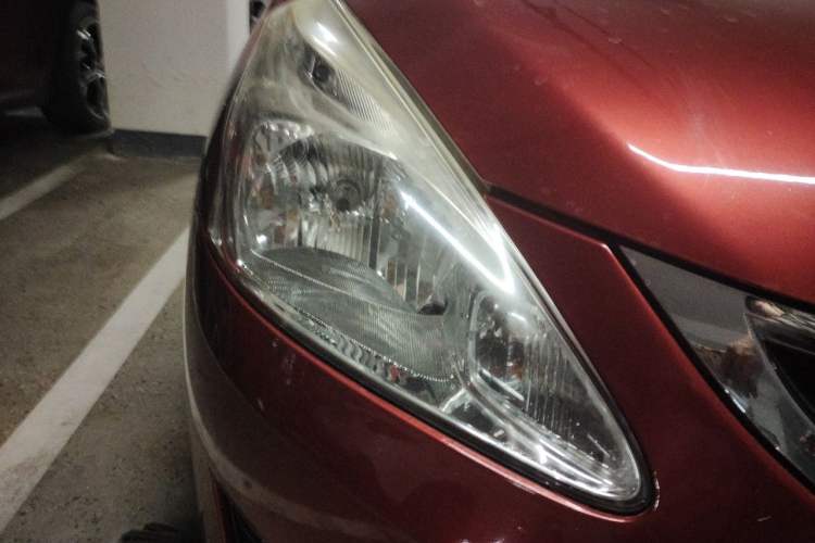 Used Nissan Tiida 2011 1.6L CVT Comfort Model Right Front Headlight