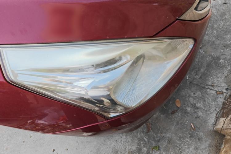Used Nissan Tiida 2011 1.6L CVT Smart Version Right Front Headlight