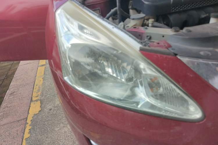 Used Nissan Tiida 2011 1.6L CVT Smart Version Right Front Headlight