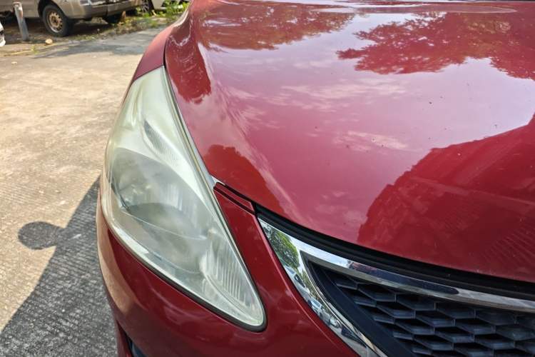 Used Nissan Tiida 2011 1.6L CVT Comfort Model Right Front Headlight