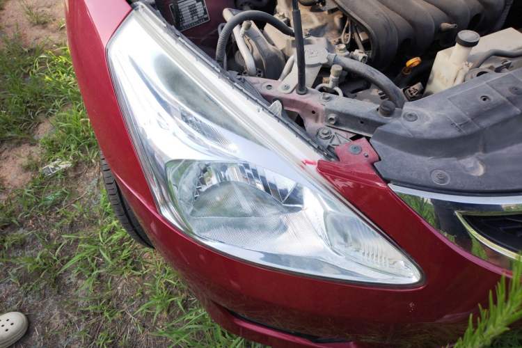 Used Nissan Tiida 2011 1.6L Manual Comfort Edition Right Front Headlight