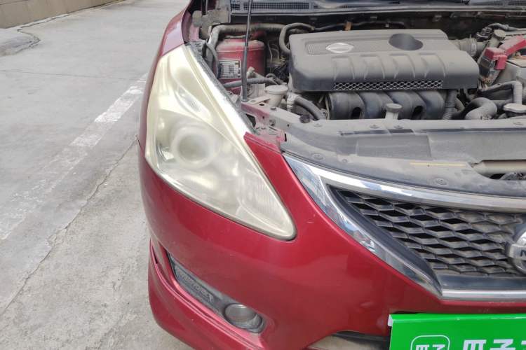 Used Nissan Tiida 2011 1.6L CVT Smart Version Right Front Headlight