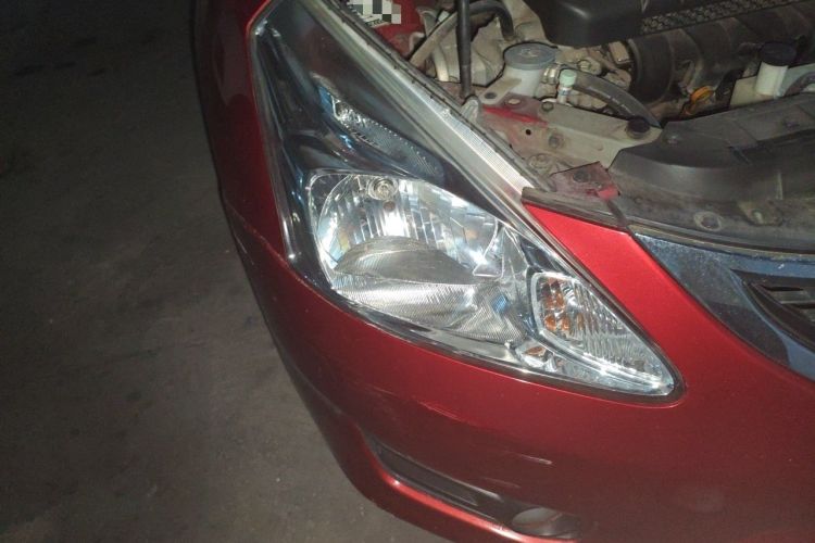 Used Nissan Tiida 2011 1.6L CVT Smart Version Right Front Headlight