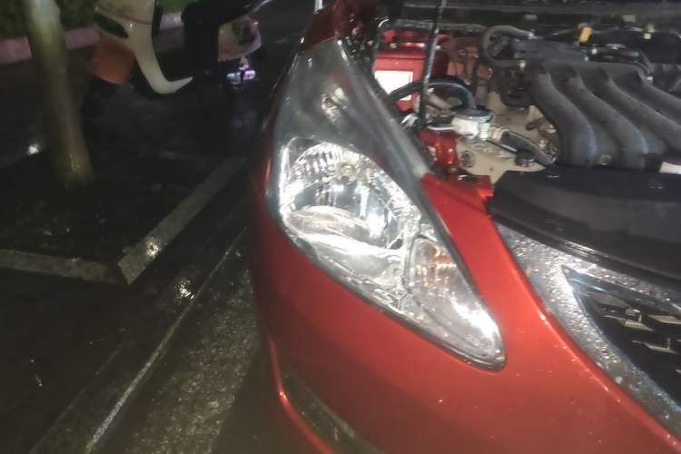 Used Nissan Tiida 2011 1.6L CVT Comfort Model Right Front Headlight