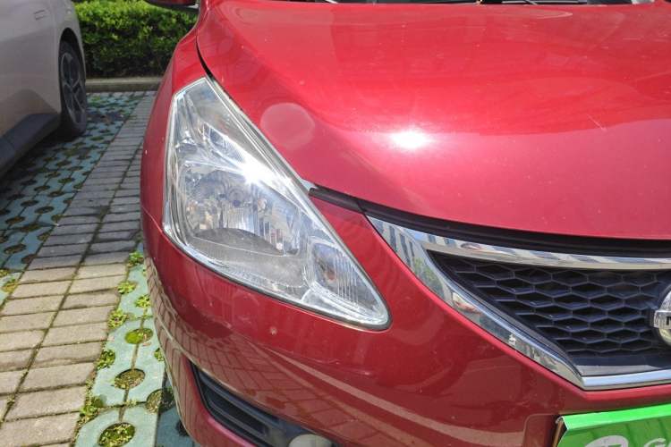 Used Nissan Tiida 2011 1.6L CVT Smart Version Right Front Headlight