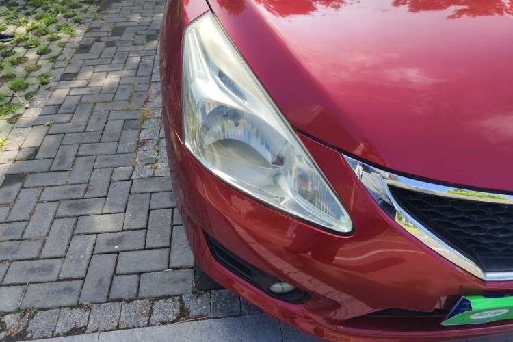 Used Nissan Tiida 2011 1.6L CVT Comfort Model Right Front Headlight