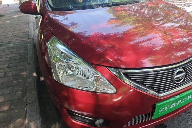 Used Nissan Tiida 2011 1.6L CVT Comfort Model Right Front Headlight
