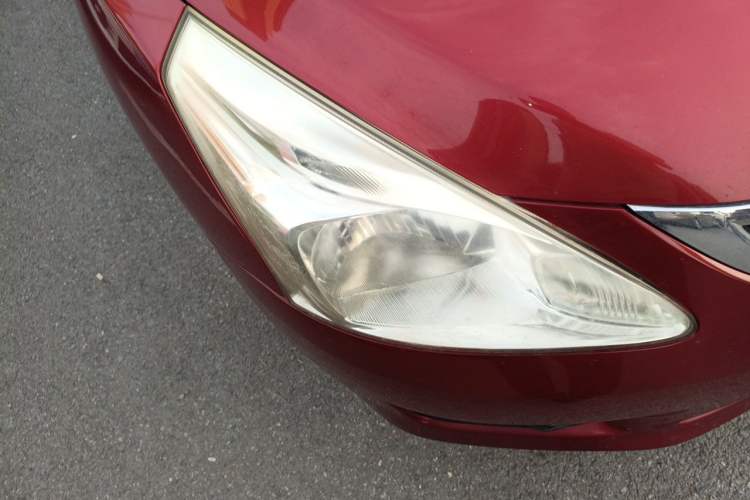 Used Nissan Tiida 2011 1.6L CVT Comfort Model Right Front Headlight
