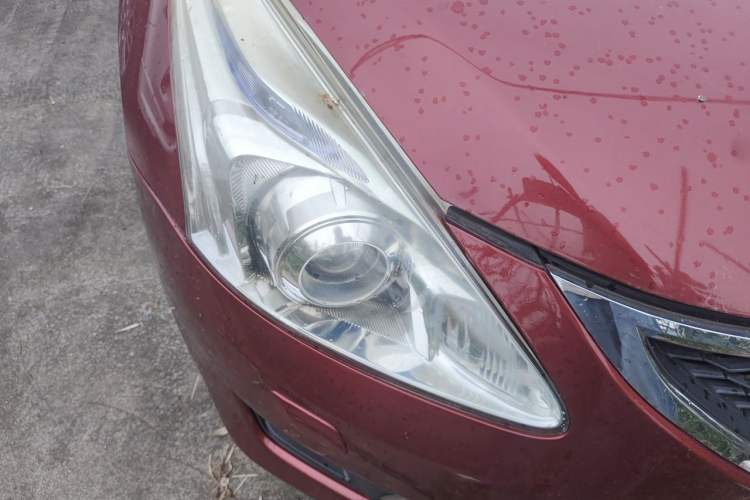 Used Nissan Tiida 2011 1.6L CVT Luxury Edition Right Front Headlight