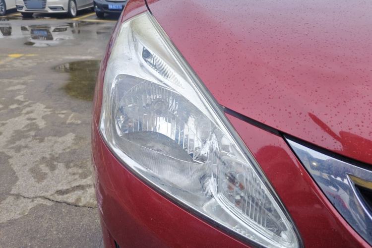 Used Nissan Tiida 2011 1.6L CVT Comfort Model Right Front Headlight
