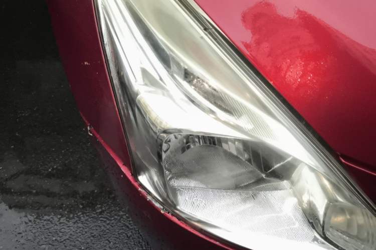 Used Nissan Tiida 2011 1.6L CVT Comfort Model Right Front Headlight