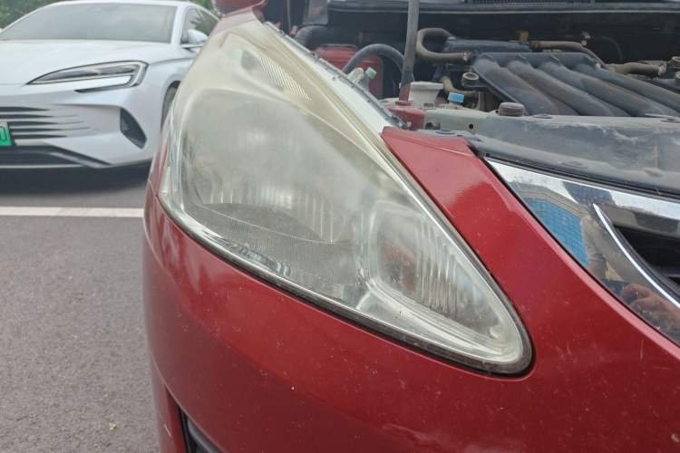 Used Nissan Tiida 2011 1.6L CVT Smart Version Right Front Headlight