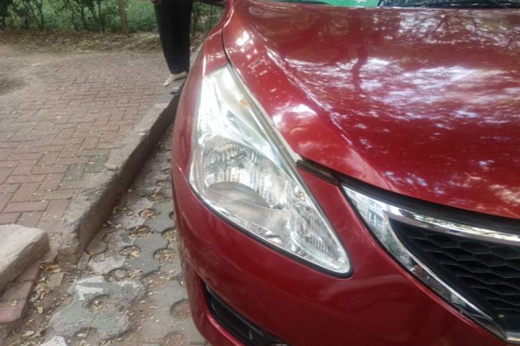 Used Nissan Tiida 2011 1.6L CVT Smart Version Right Front Headlight