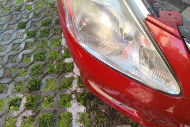 Used Nissan Tiida 2011 1.6L CVT Smart Version Right Front Headlight