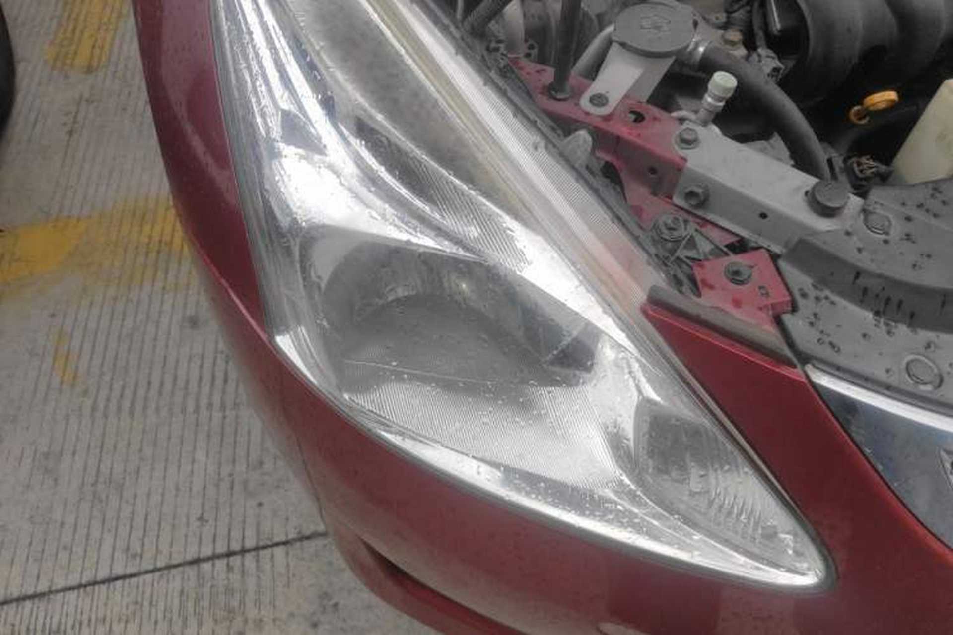 Used Nissan Tiida 2011 1.6L CVT Comfort Model Right Front Headlight