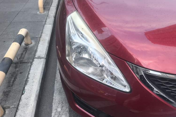 Used Nissan Tiida 2011 1.6L Manual Smart Version Right Front Headlight