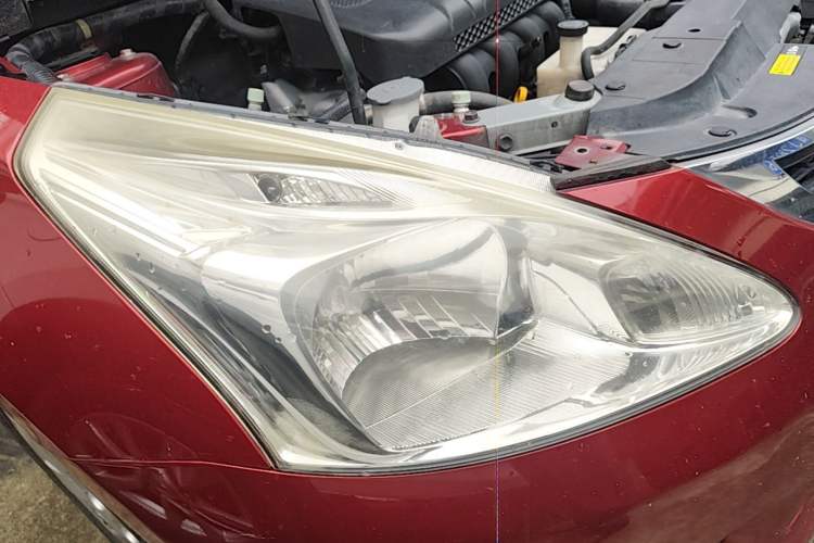 Used Nissan Tiida 2011 1.6L CVT Smart Version Right Front Headlight