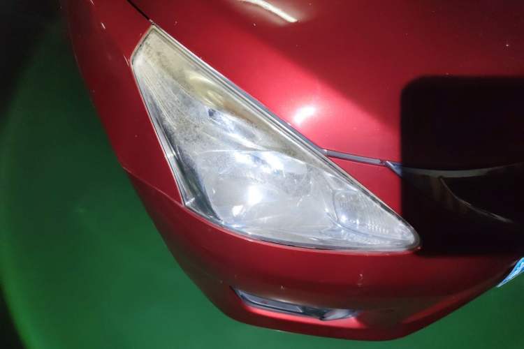 Used Nissan Tiida 2011 1.6L CVT Smart Version Right Front Headlight