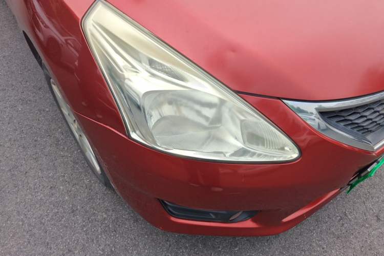 Used Nissan Tiida 2011 1.6L CVT Smart Version Right Front Headlight