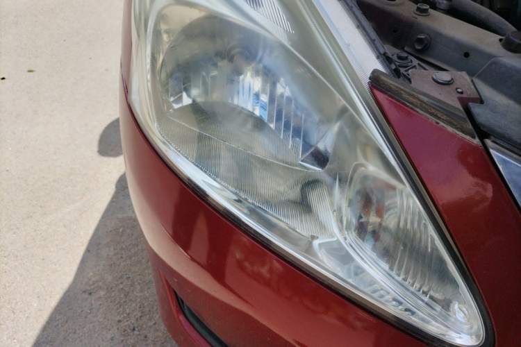 Used Nissan Tiida 2011 1.6L CVT Comfort Model Right Front Headlight