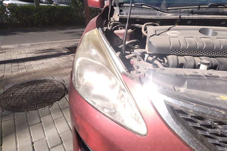 Used Nissan Tiida 2011 1.6L CVT Smart Version Right Front Headlight