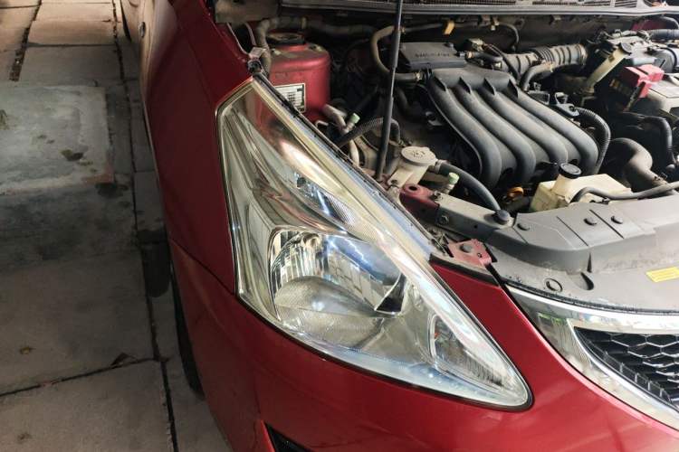 Used Nissan Tiida 2011 1.6L CVT Comfort Model Right Front Headlight