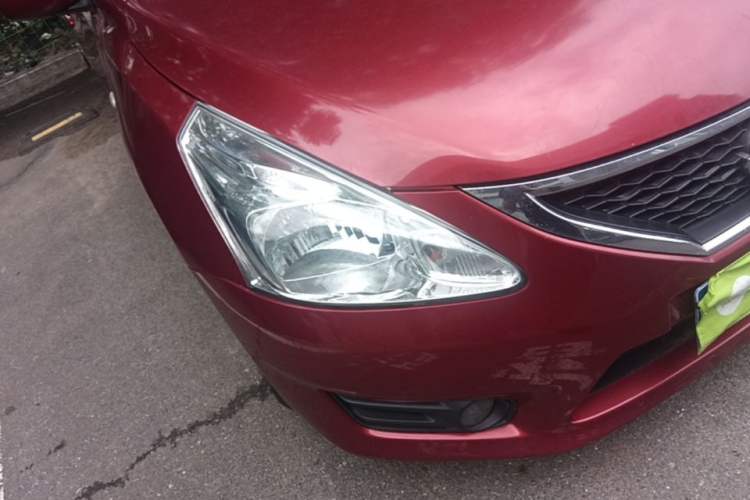 Used Nissan Tiida 2011 1.6L CVT Smart Version Right Front Headlight